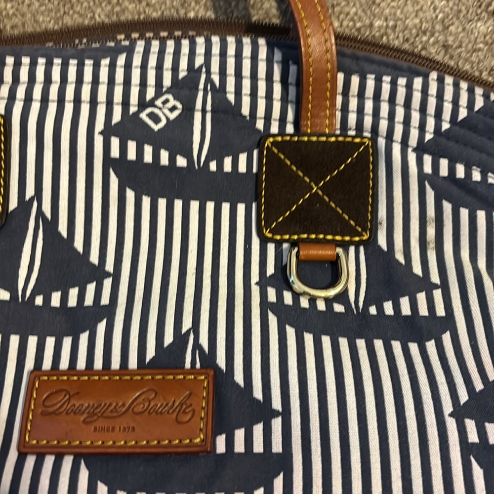Dooney & Bourke sailboat print bag - Picture 2 of 11